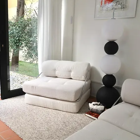10-min Duomo Flat With Private Garden 아파트
