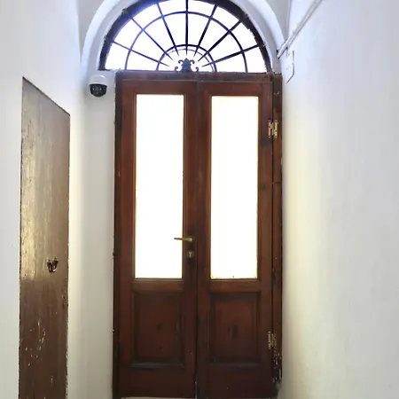아파트 10-min Duomo Flat With Private Garden *