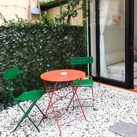 아파트 10-min Duomo Flat With Private Garden