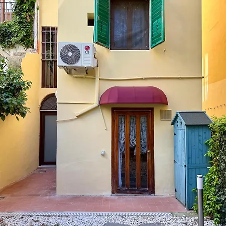 아파트 Charming Garden Home, 10 Min Walk To Duomo 피렌체