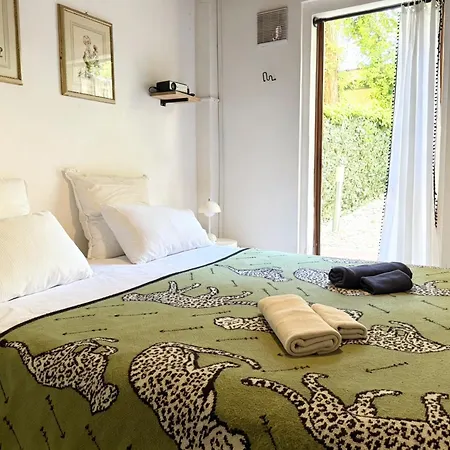 Charming Garden Home, 10 Min Walk To Duomo 아파트 *