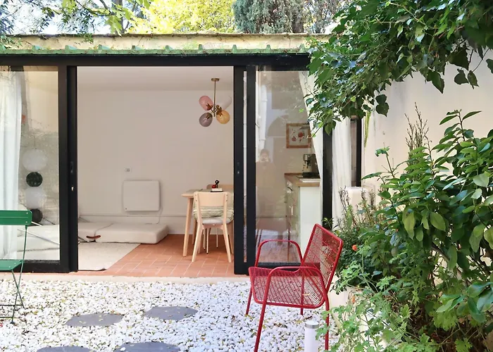 شقة Charming Garden Home, 10 Min Walk To Duomo فلورنس